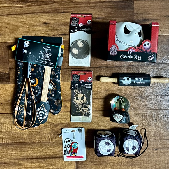 Nightmare Before Christmas~8 Pieces •Mug/Waterglobe/Ornament/Cooking Essentials - Picture 2 of 13